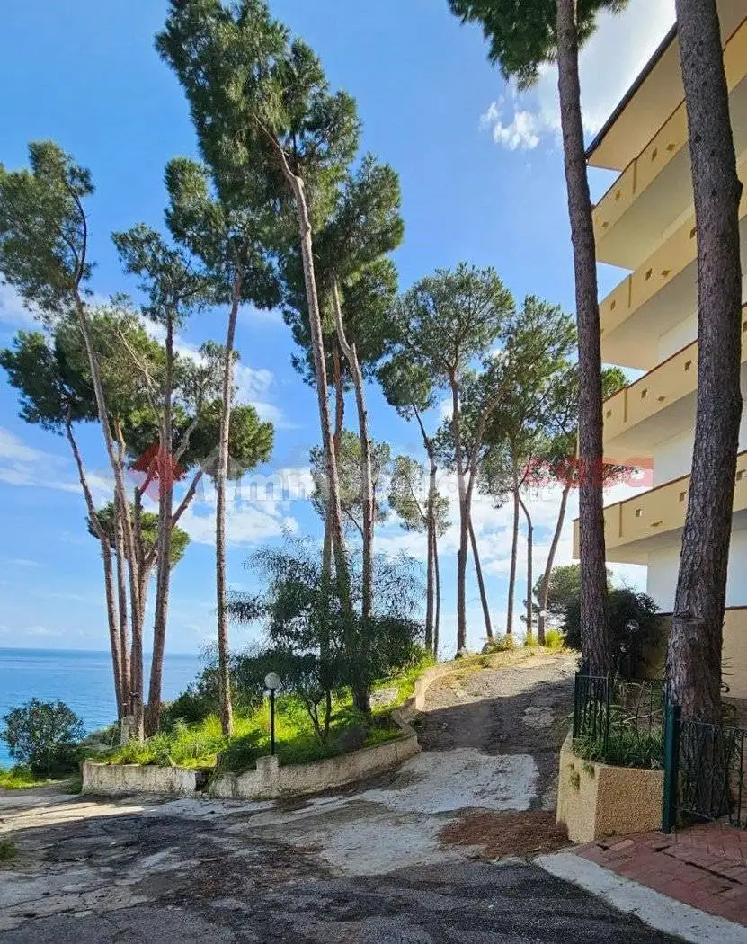 Appartamento in vendita a Stalettì