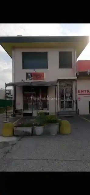 Palazzo - Edificio in vendita a Novara