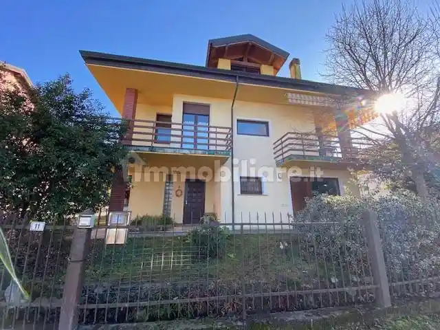 Villa in vendita a Taino
