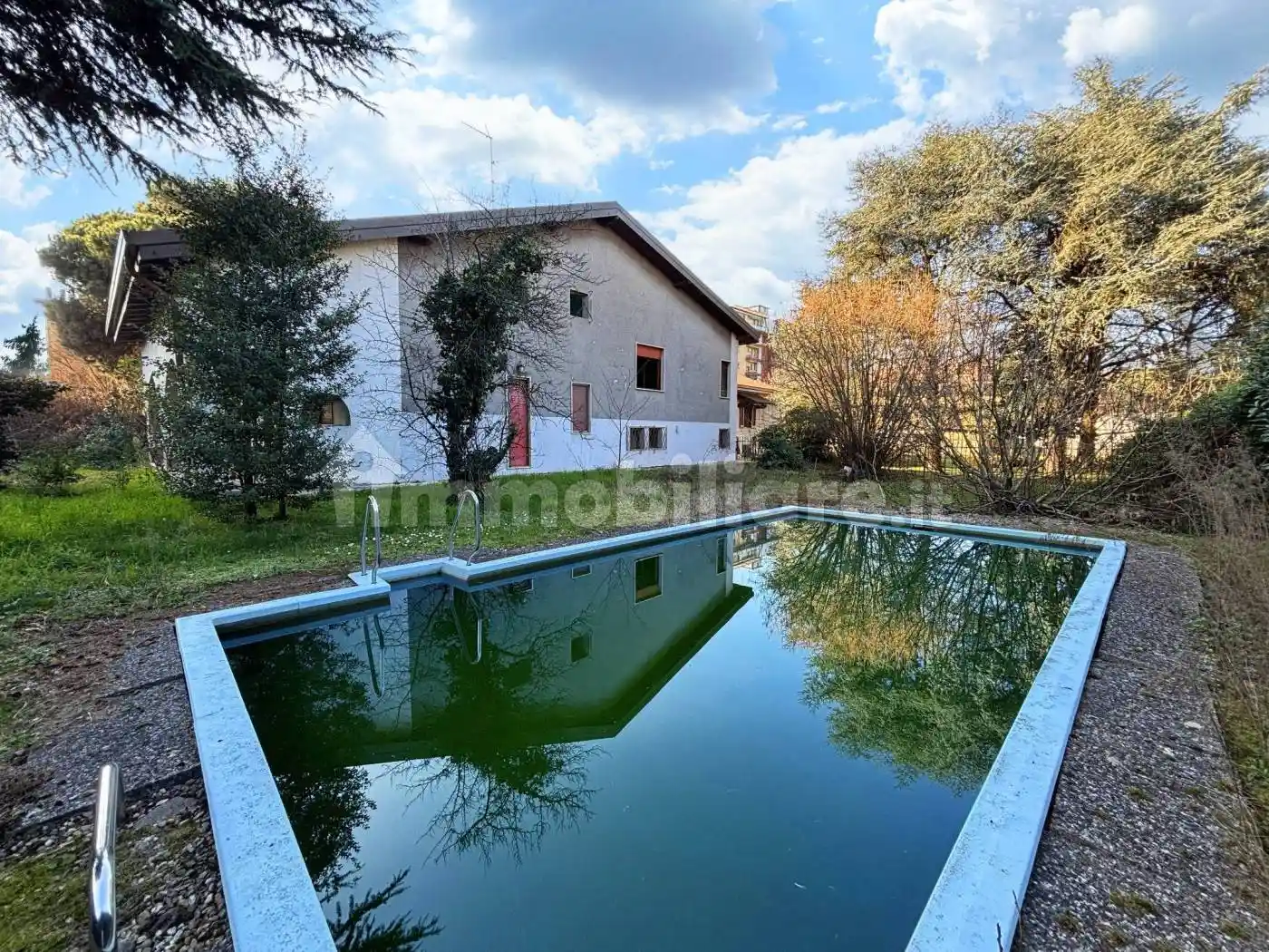 Villa in vendita a Garbagnate Milanese