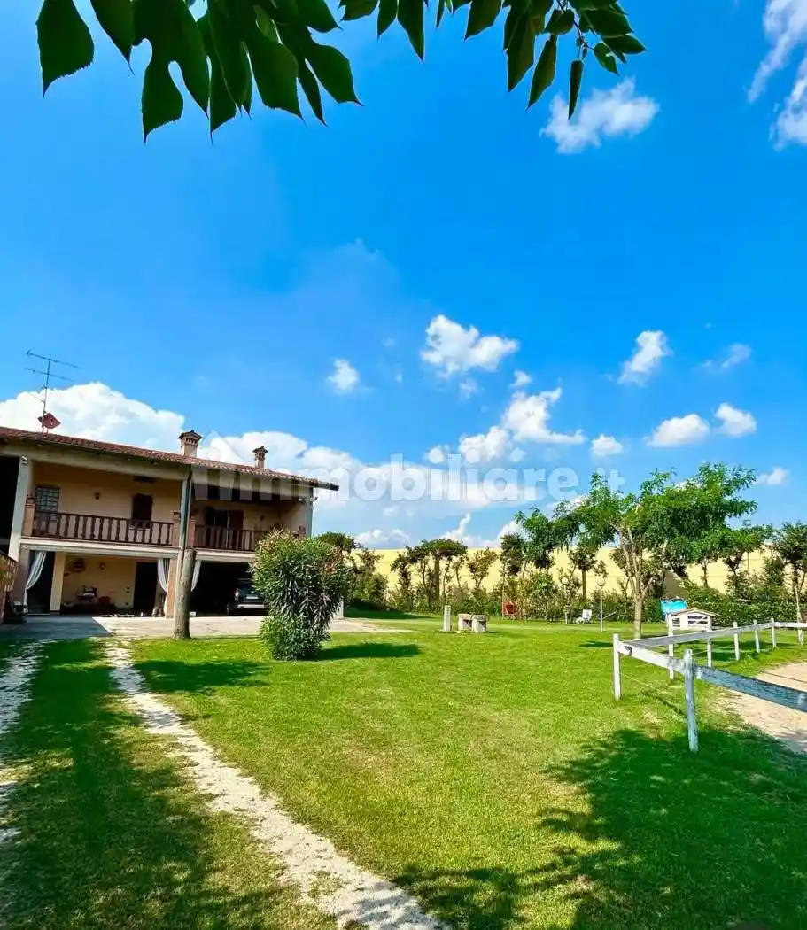 Rustico - Casale in vendita a Travagliato