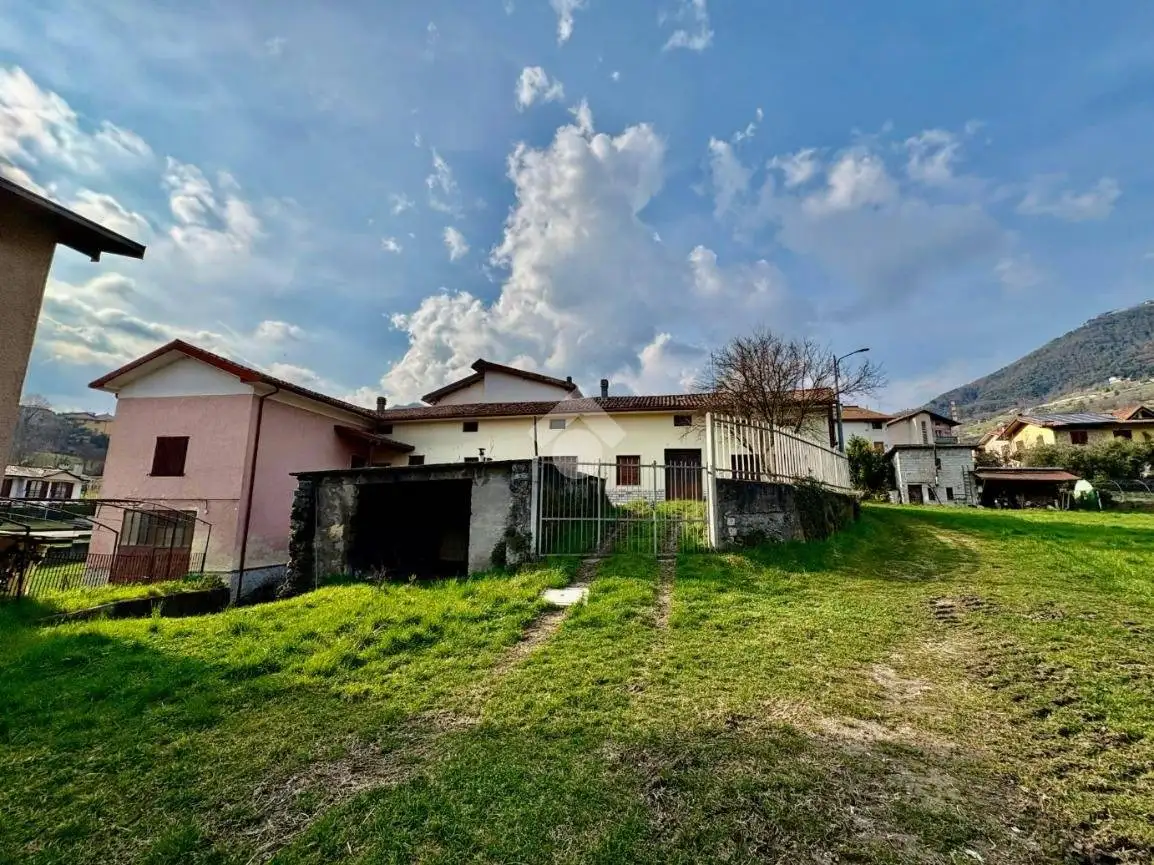 Villa in vendita a Pianico