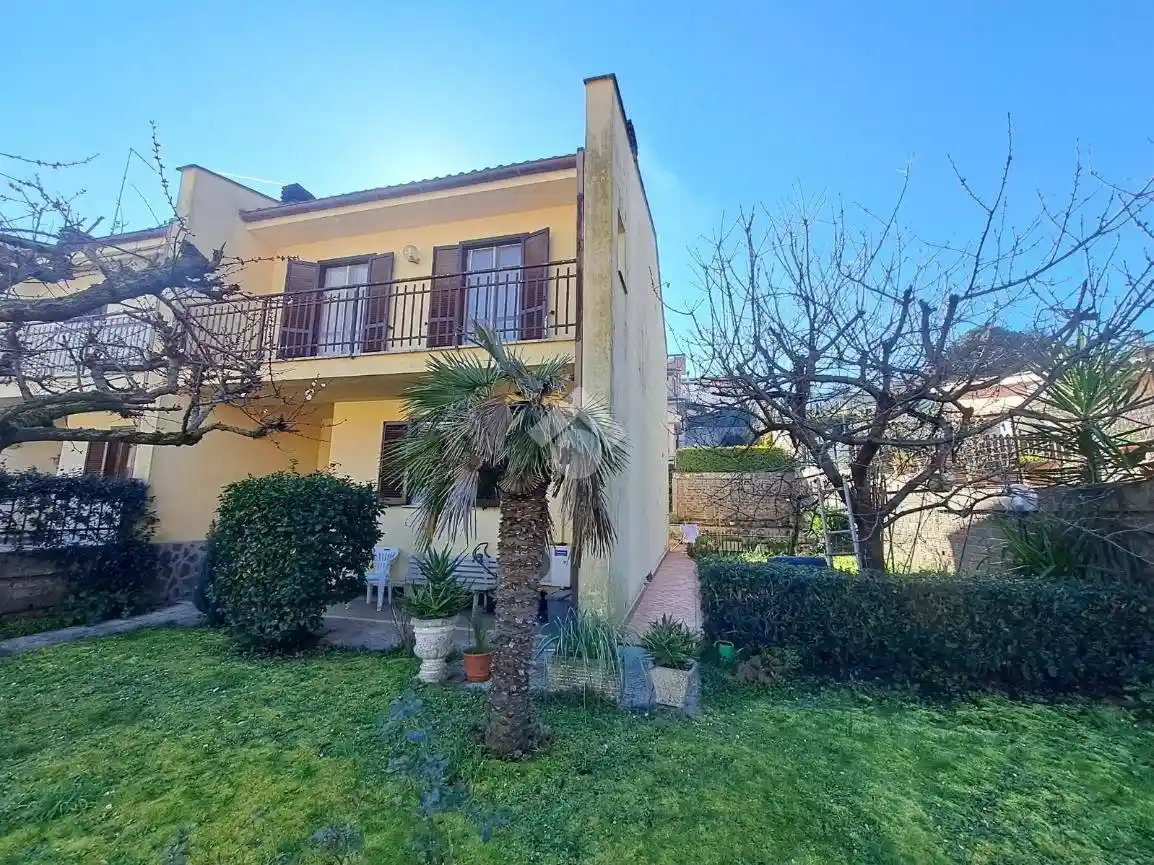 Villetta a schiera in vendita a Rignano Flaminio