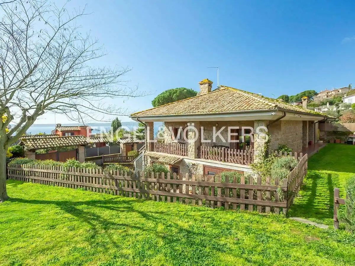 Villa in vendita a Trevignano Romano