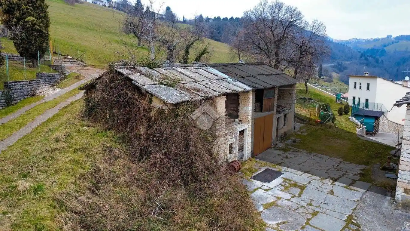 Rustico - Casale in vendita a Bosco Chiesanuova