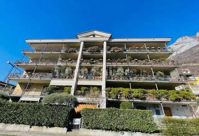 Palazzo - Edificio in vendita a Darfo Boario Terme