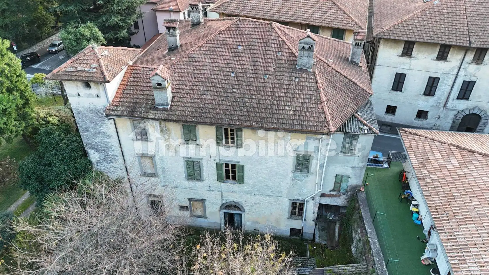 Palazzo - Edificio in vendita a Gravedona ed Uniti