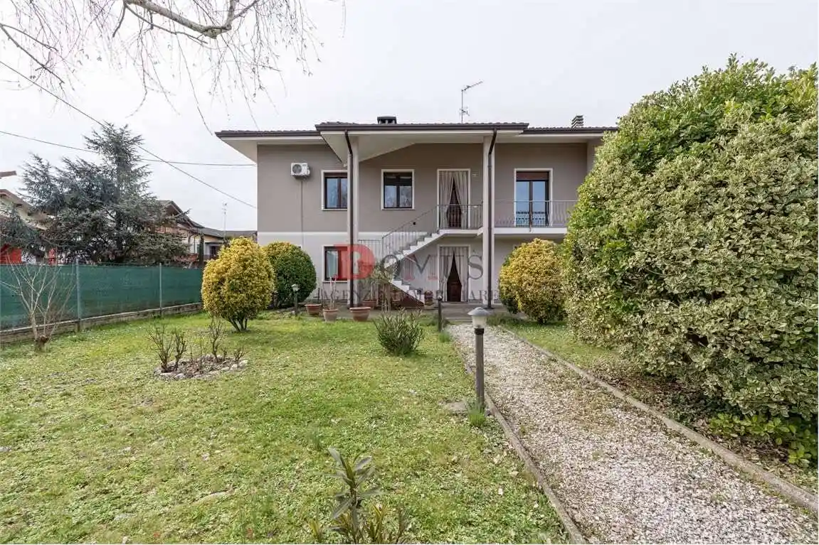 Villa in vendita a Pegognaga