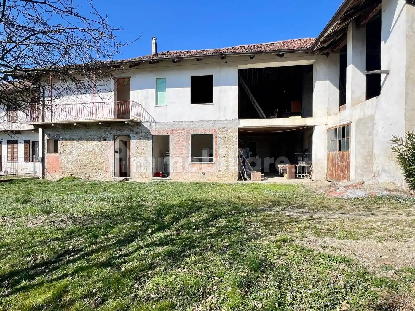 Cascina frazione San Rocco Cherasca 42, Località Serre, Madonna di Como, Alba - foto 2