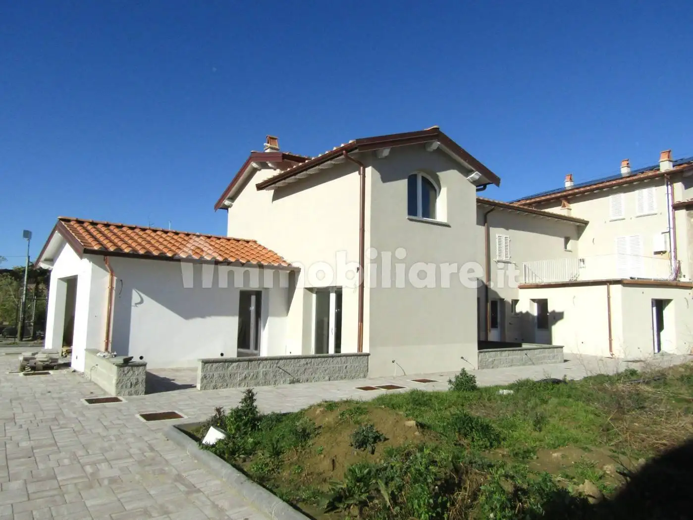 Casa indipendente in vendita a Pistoia