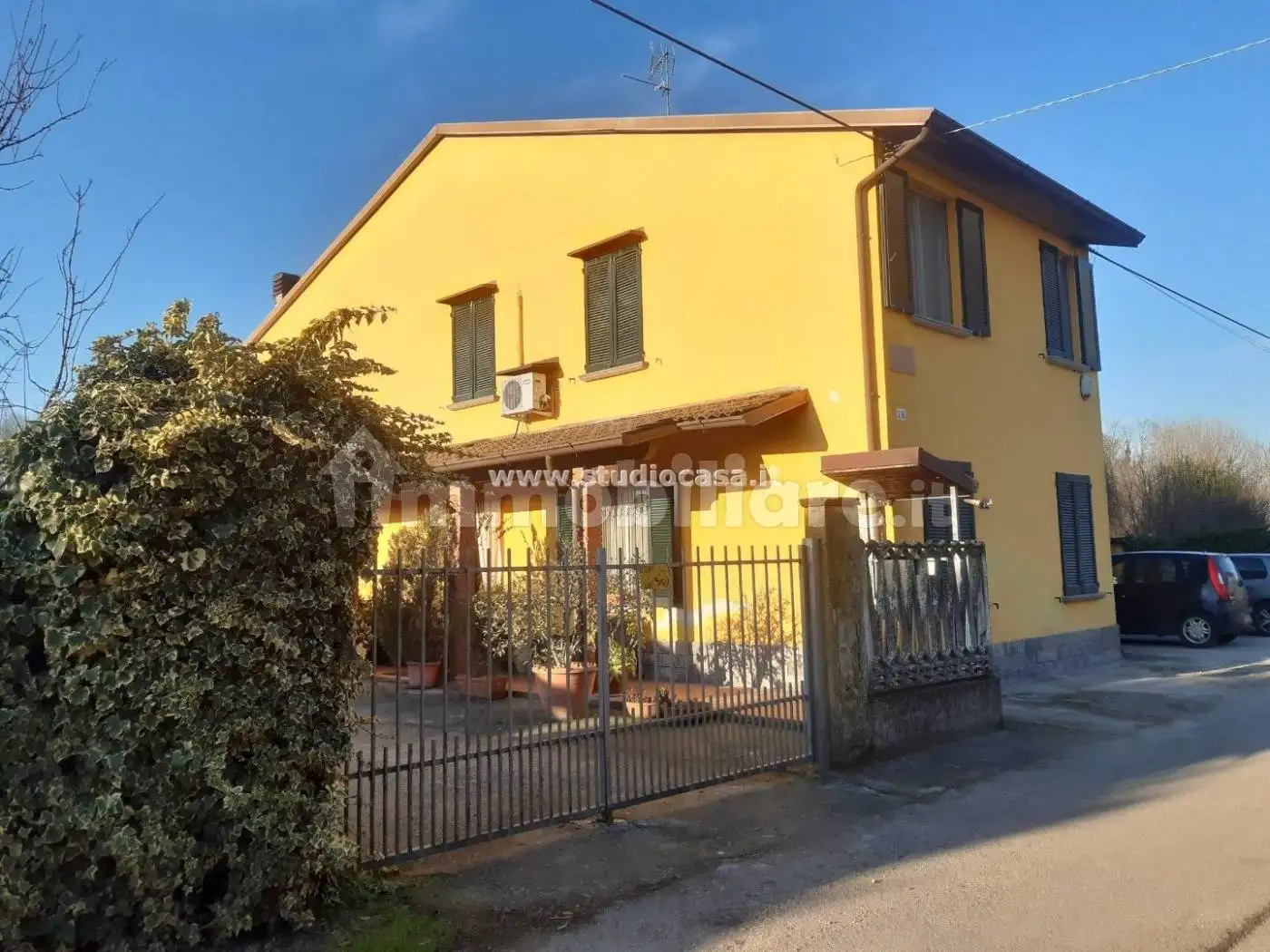 Casa indipendente in vendita a Azzanello
