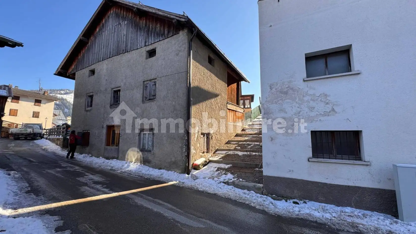 Casa indipendente in vendita a Colle Santa Lucia