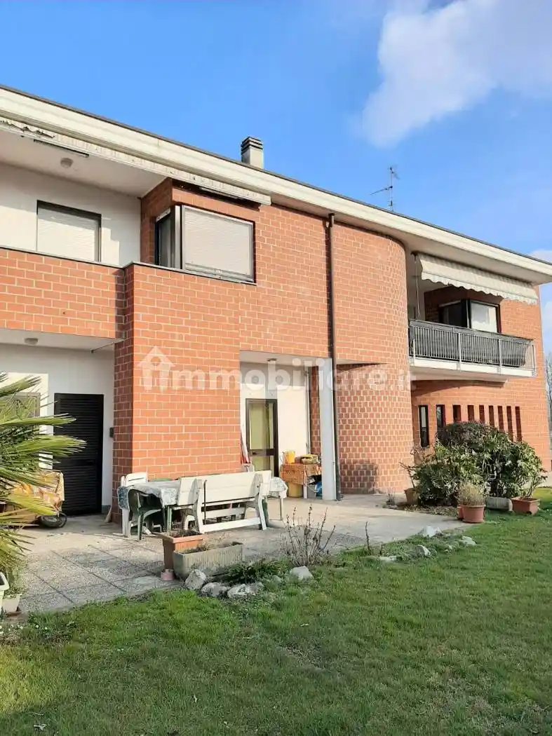 Villa in vendita a Carpignano Sesia