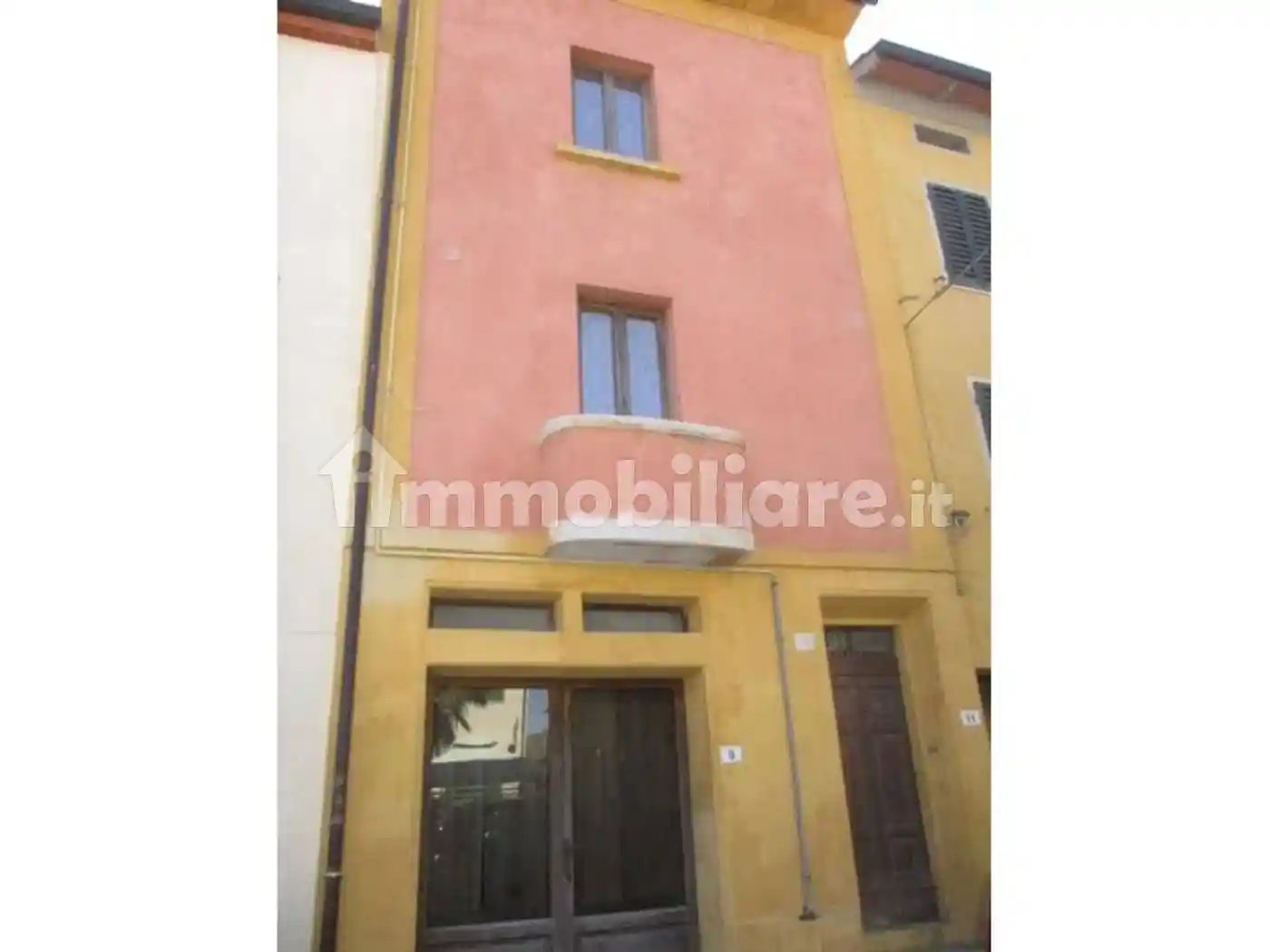 Palazzo - Edificio in vendita a Bucine