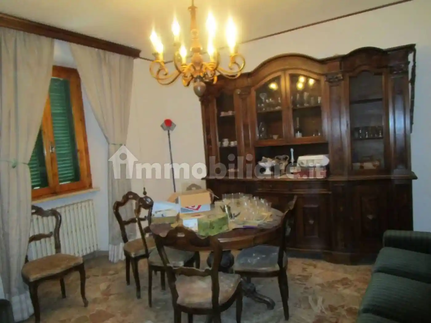 Palazzo - Edificio in vendita a Bucine