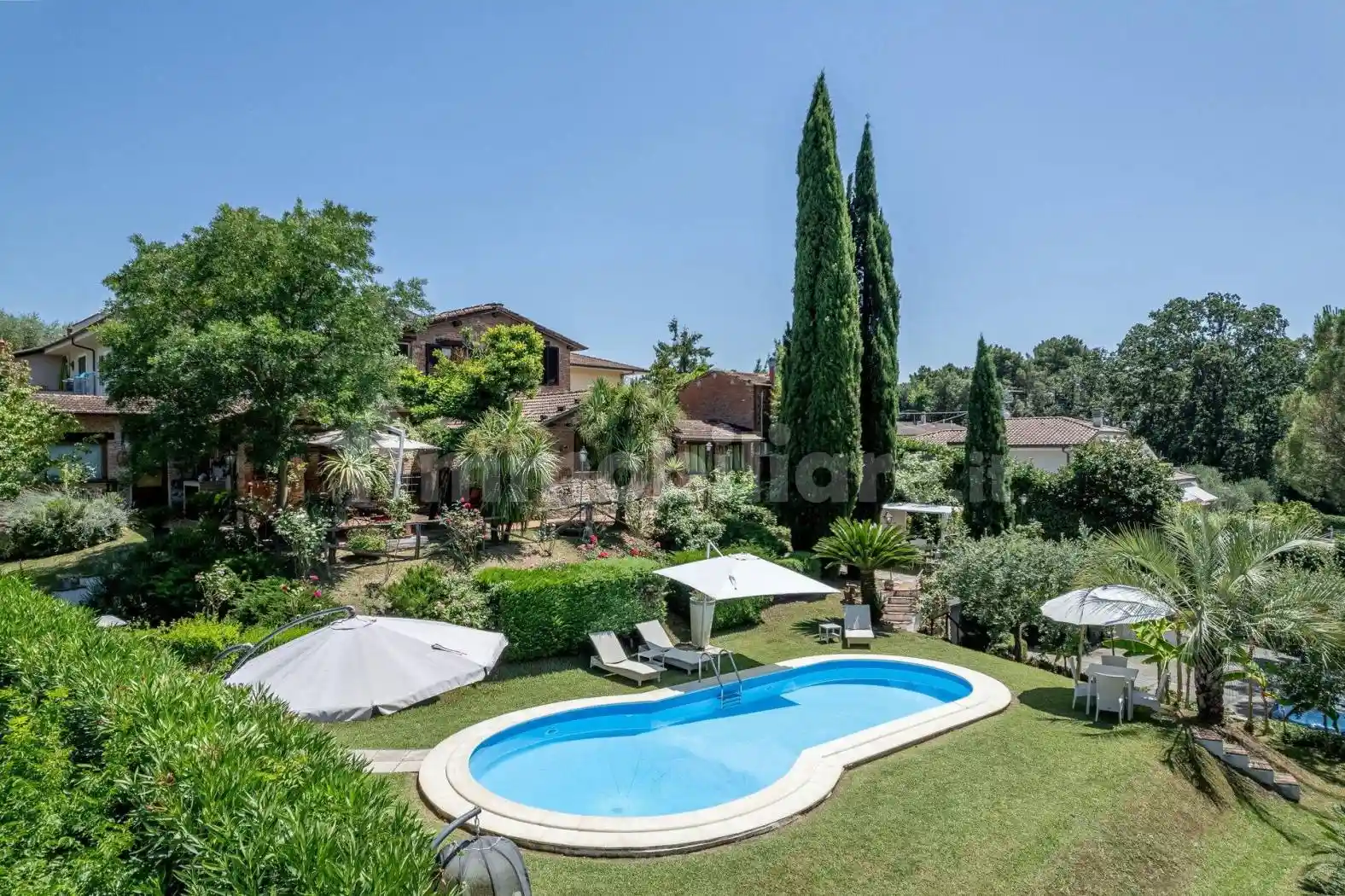 Villa in vendita a Montecatini-Terme