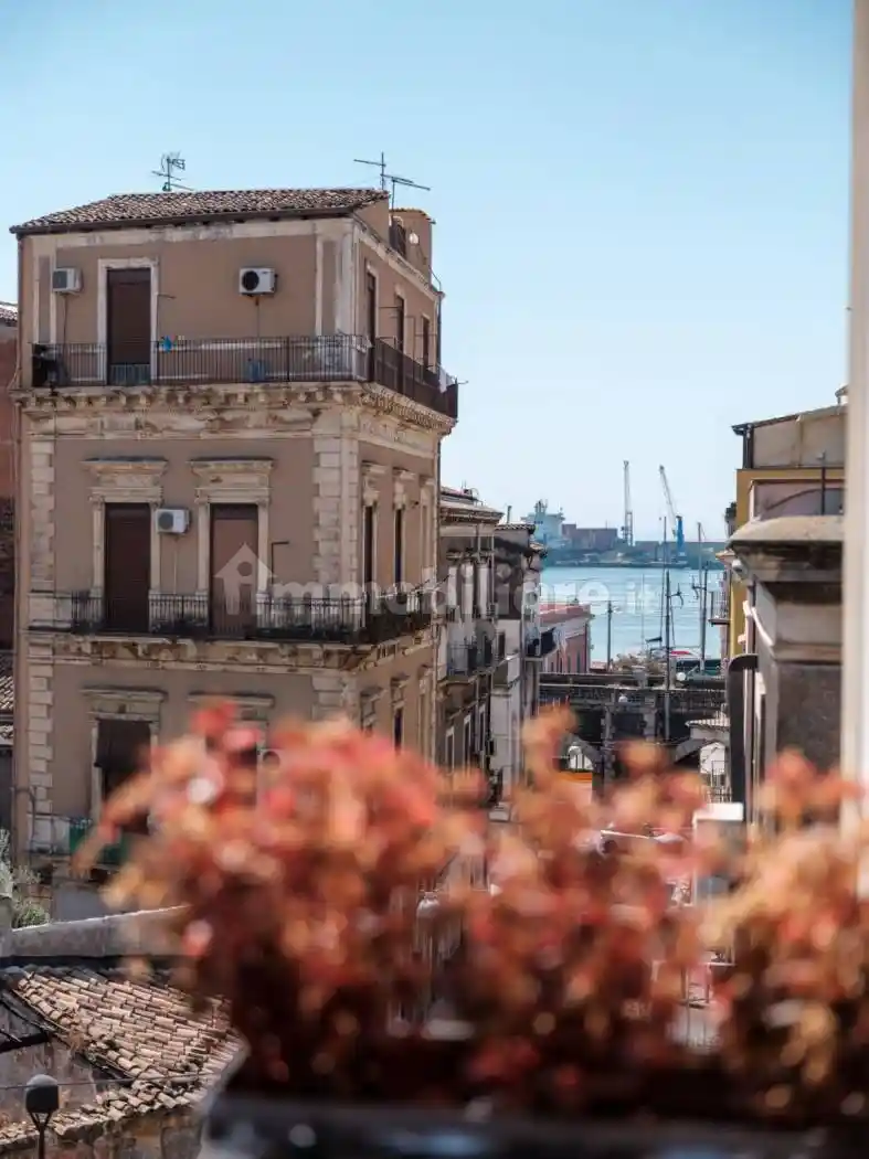 Palazzo - Edificio in vendita a Catania