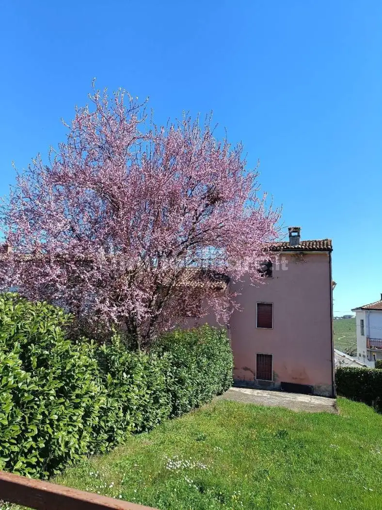 Rustico - Casale in vendita a Rovescala