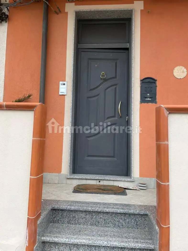 Trilocale corso Umberto 53, Centro, Bovalino