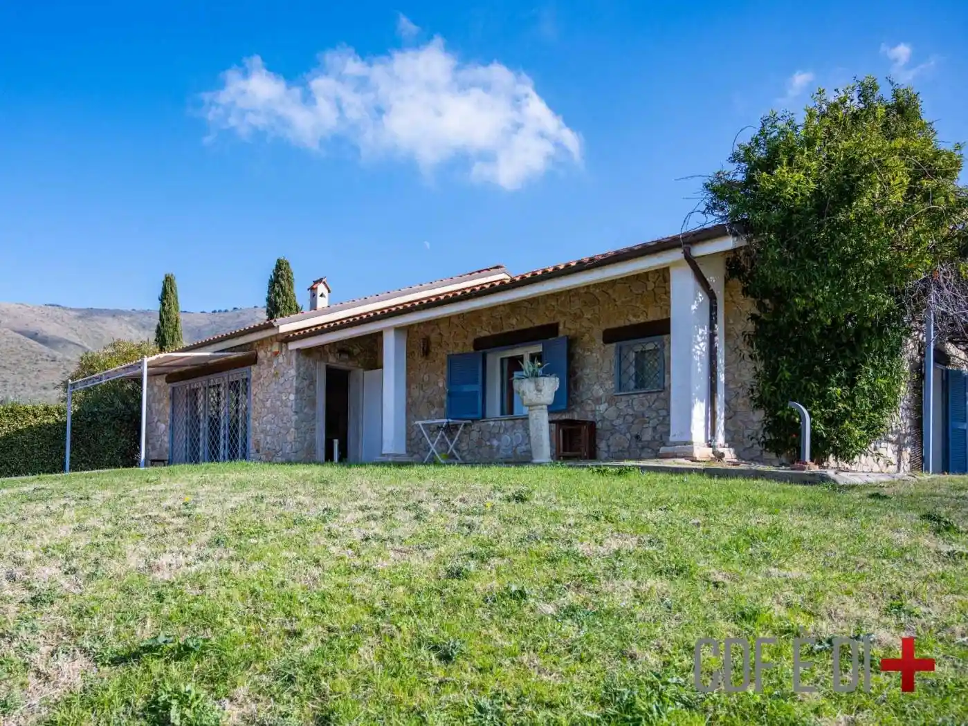 Villa in vendita a Fara in Sabina