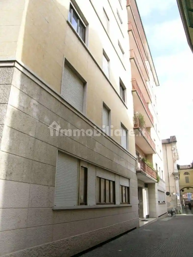 Appartamento in vendita a Novara