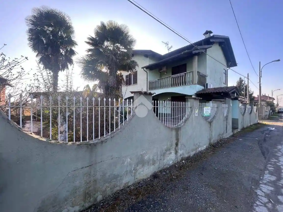 Terratetto unifamiliare via Per Tronzano 5, Centro, Crova - foto 2