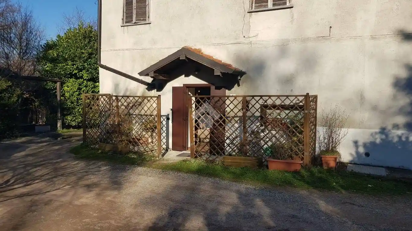 Casa indipendente in vendita a Castelletto Sopra Ticino