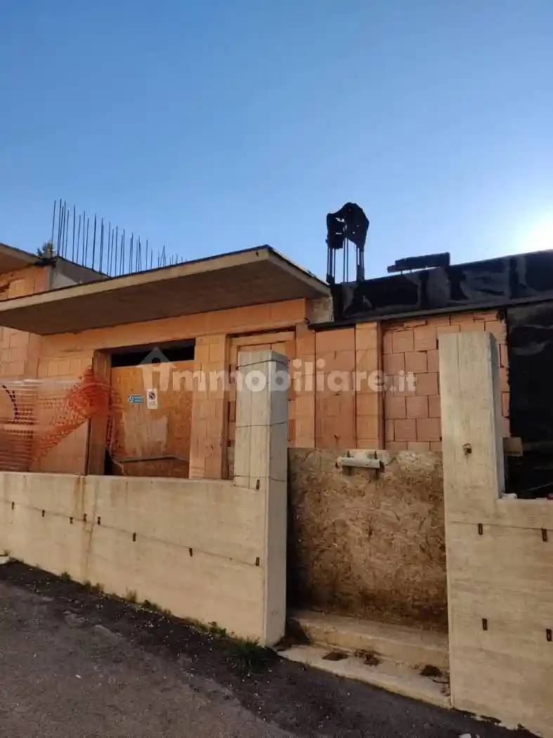 Villa bifamiliare via Giuseppe Faelli 12, Centro, Ovindoli - foto 3