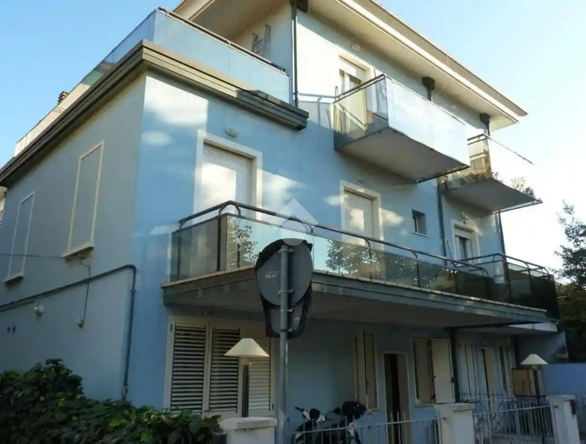 Palazzo - Edificio in vendita a Rimini