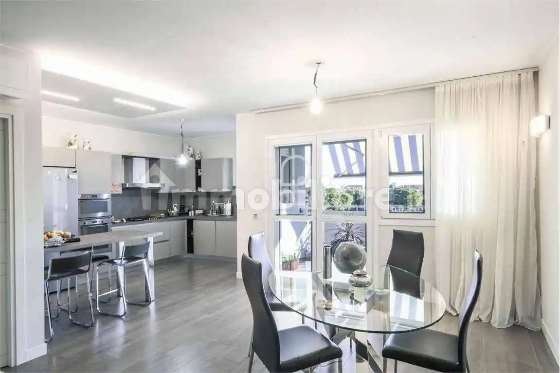 Appartamento in vendita a Desenzano del Garda