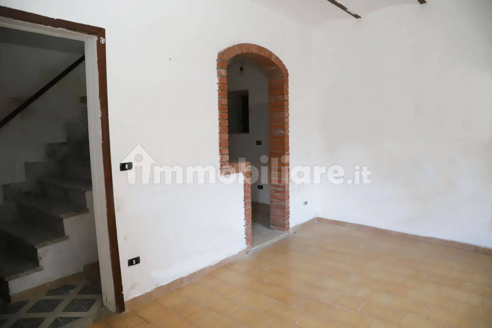 Casa indipendente in vendita a Stalettì