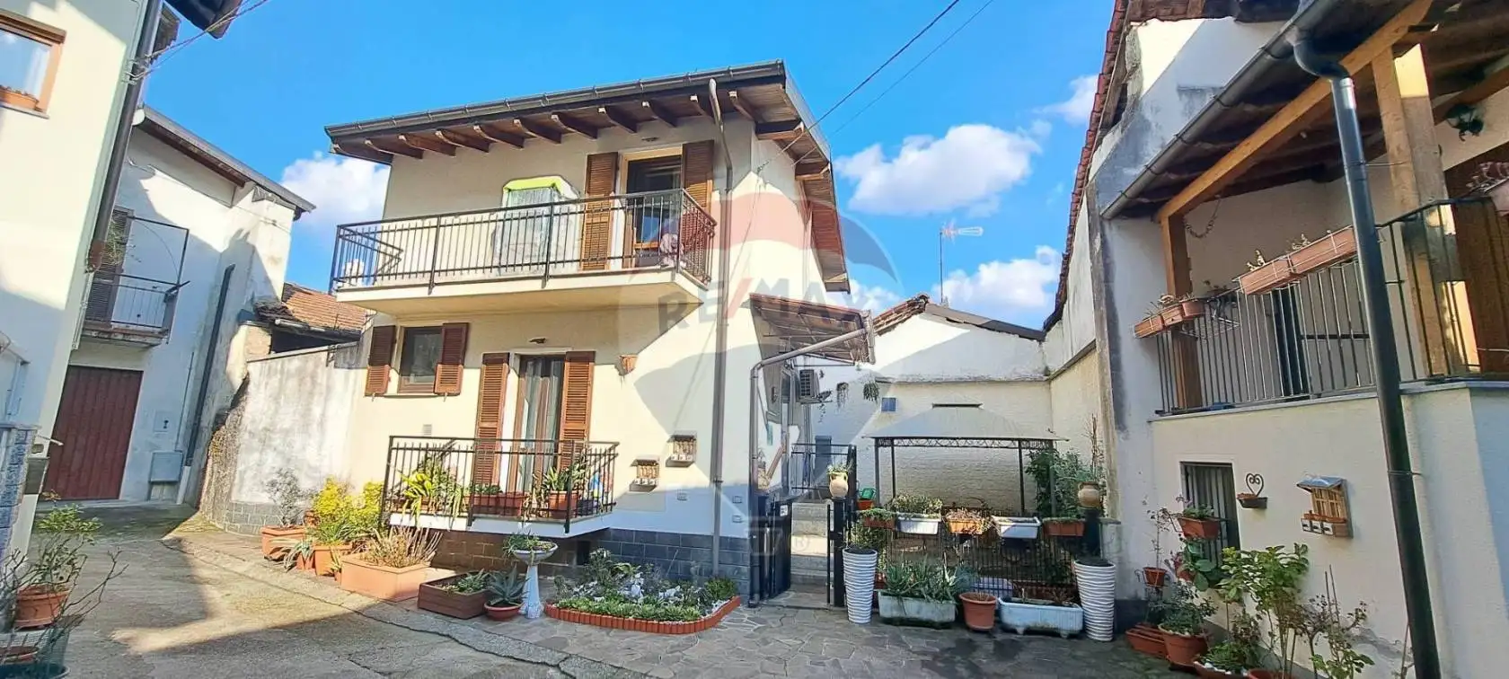 Casa indipendente in vendita a Cassano Valcuvia