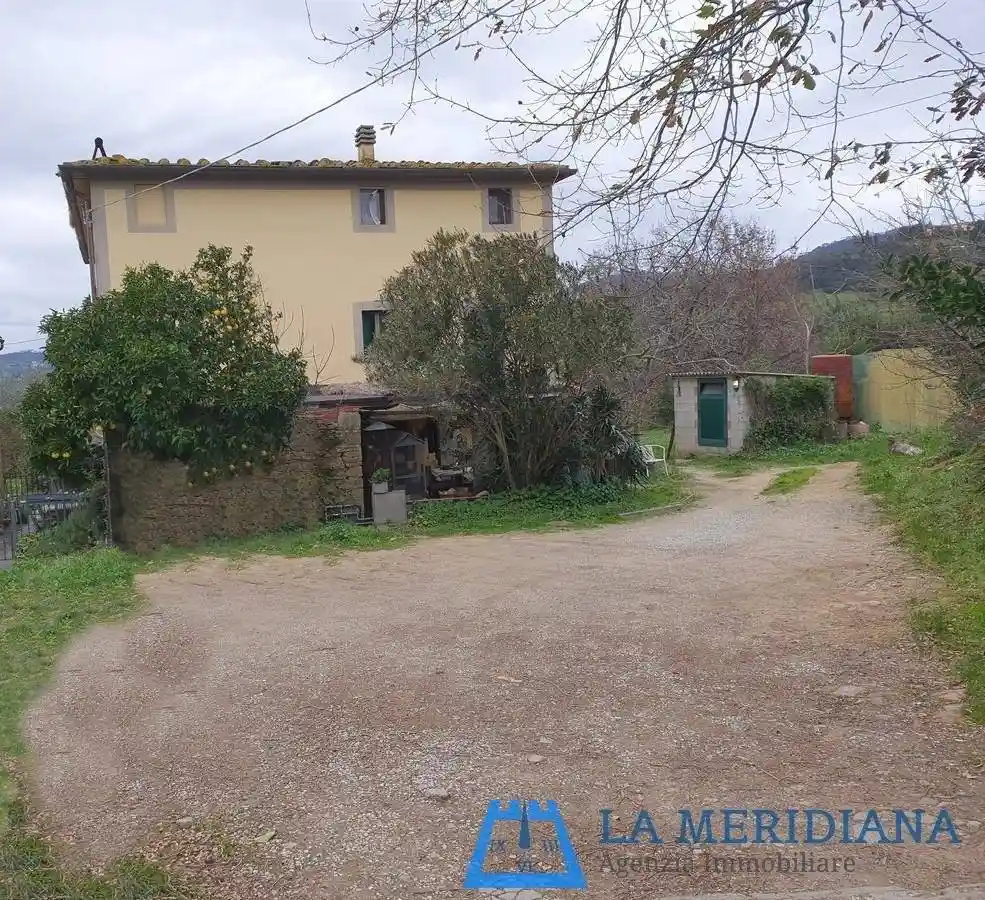 Casa indipendente in vendita a Lamporecchio