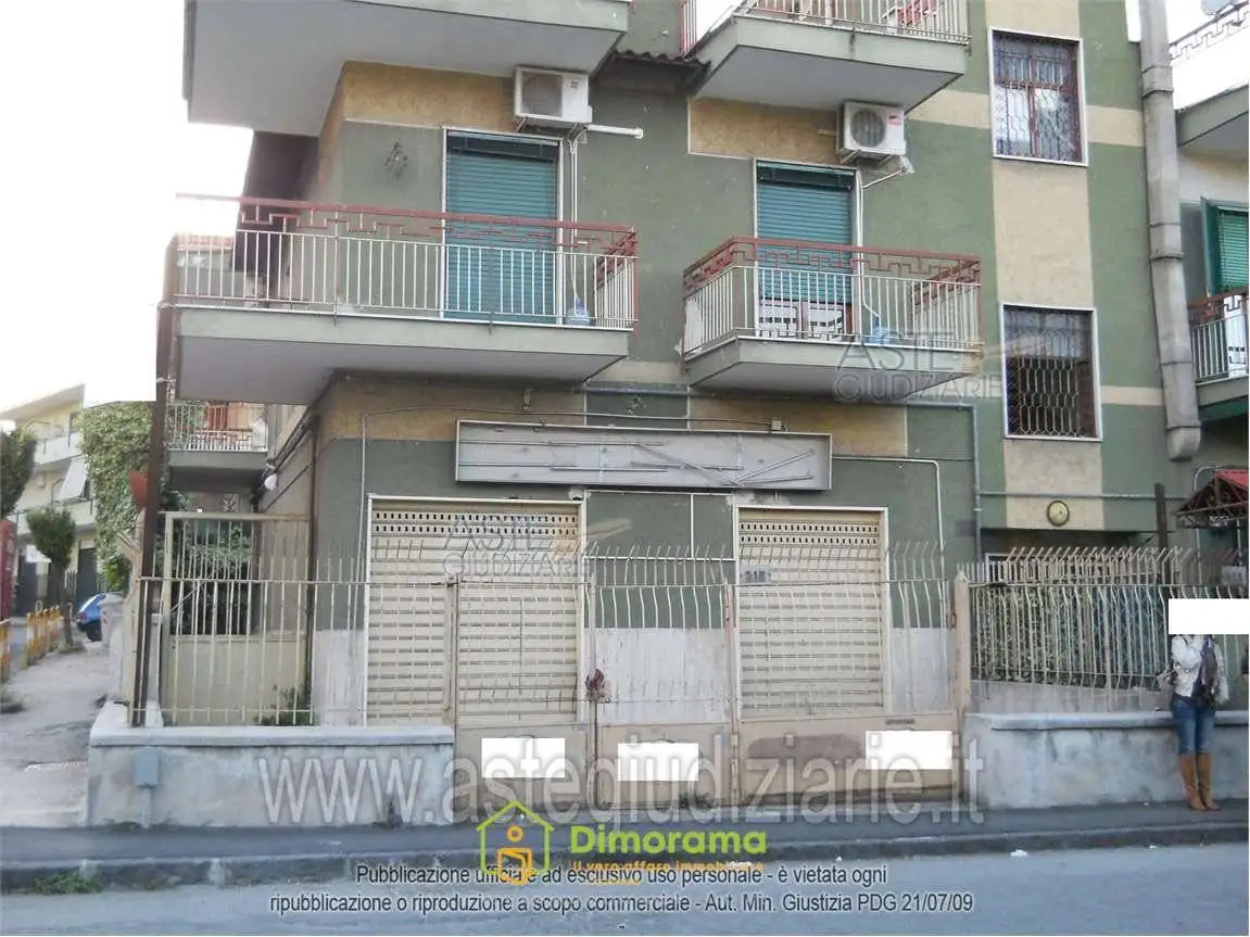 Palazzo - Stabile in vendita a Napoli