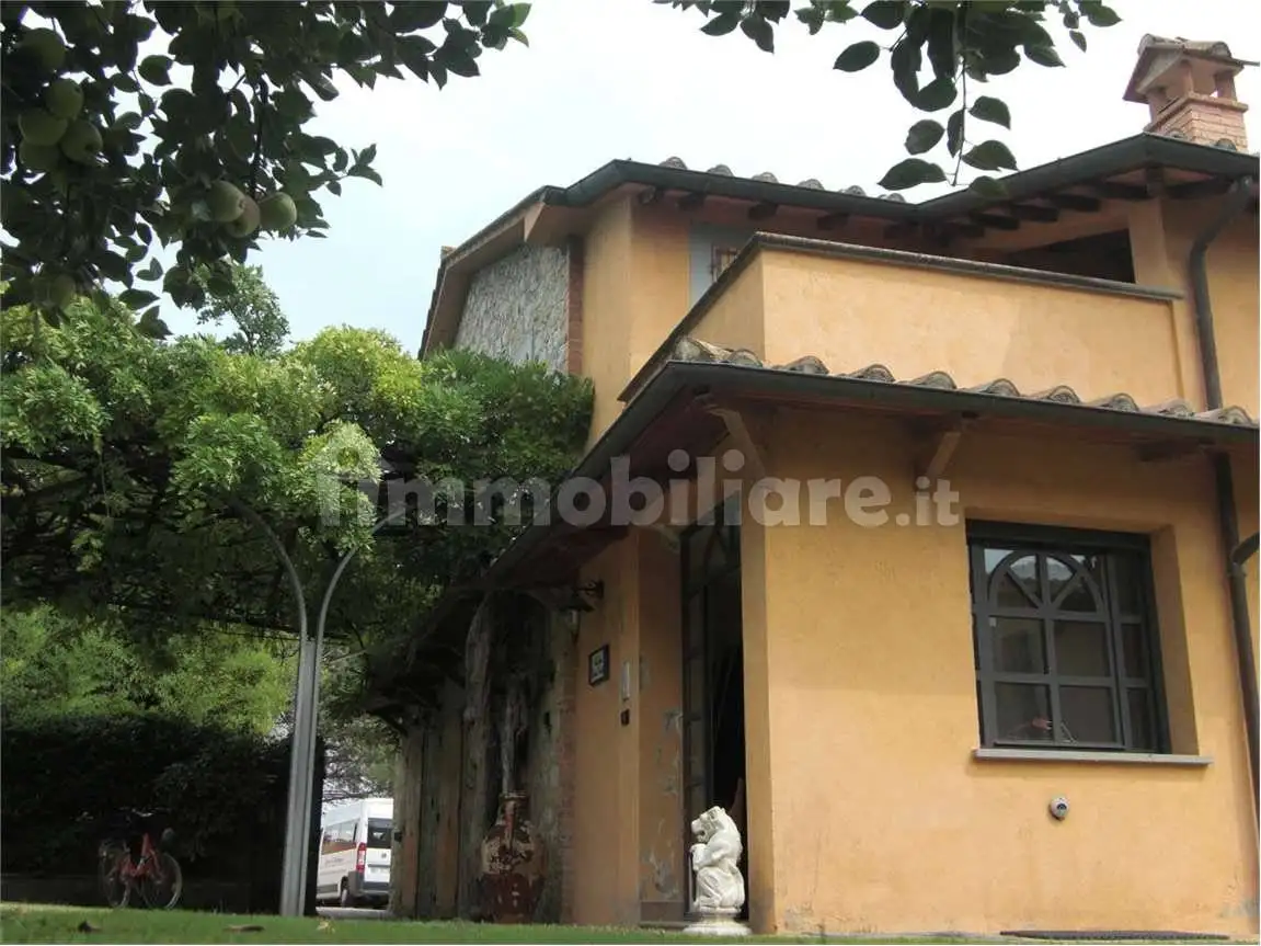 Rustico - Casale in affitto a Deruta