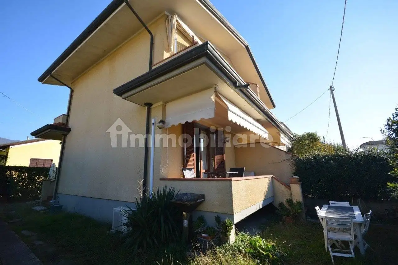 Villa a schiera 4 locali, buono stato, Montignoso - foto 3