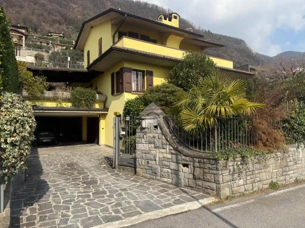 Villa in vendita a Sarnico