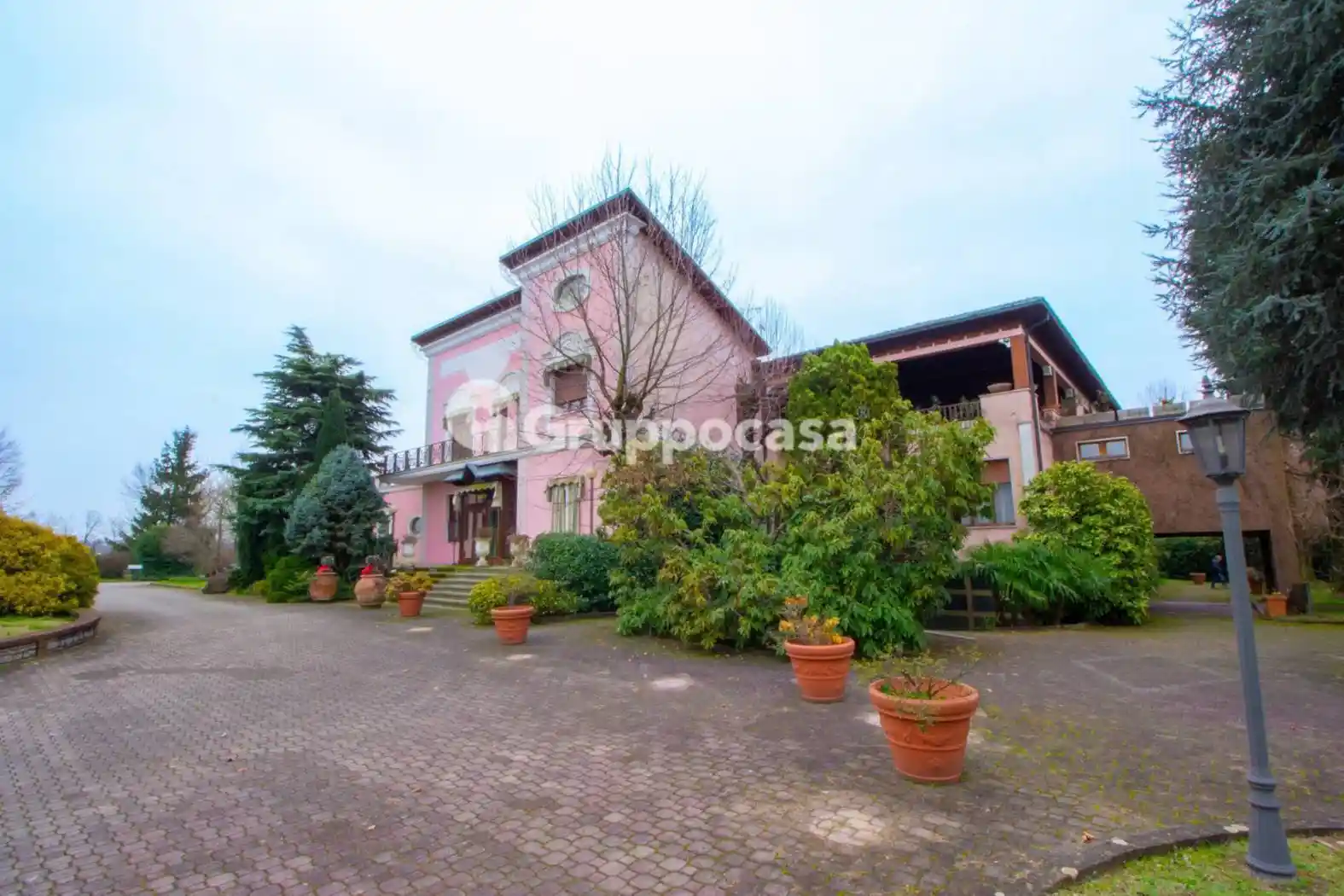 Palazzo - Edificio in vendita a Boffalora Sopra Ticino