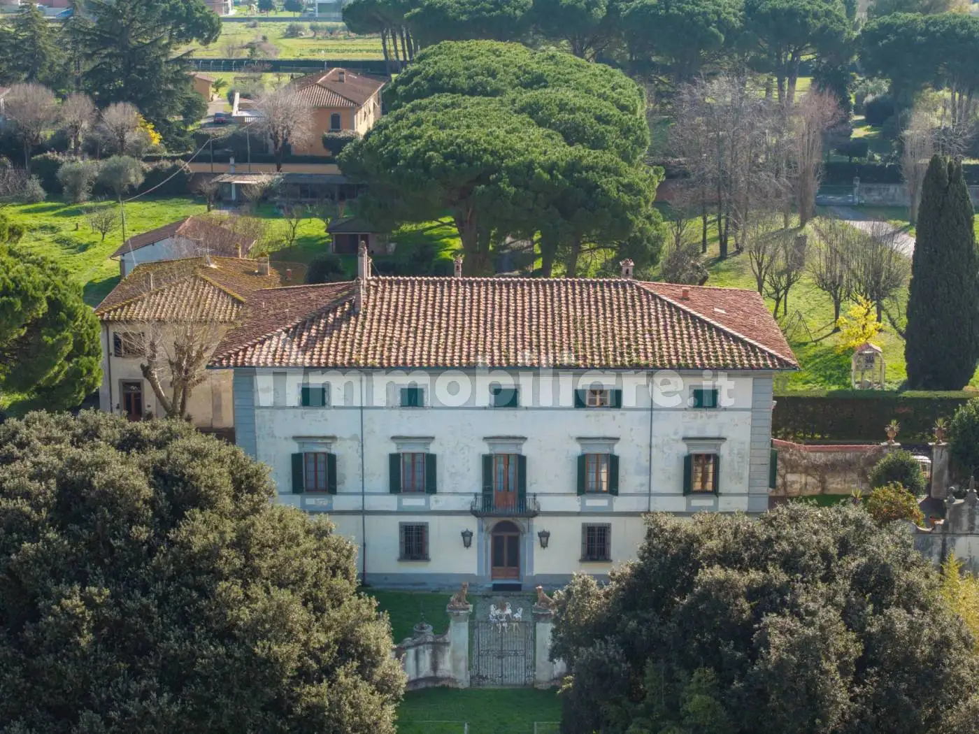 Villa in vendita a Cascina