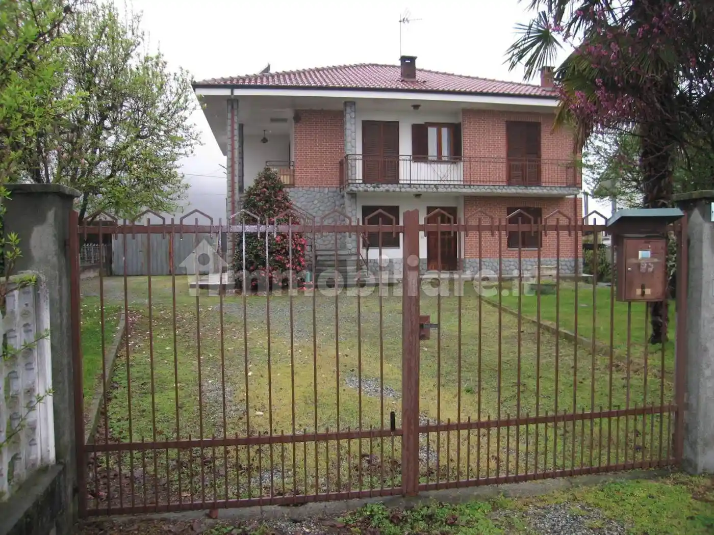 Villa in vendita a Revello