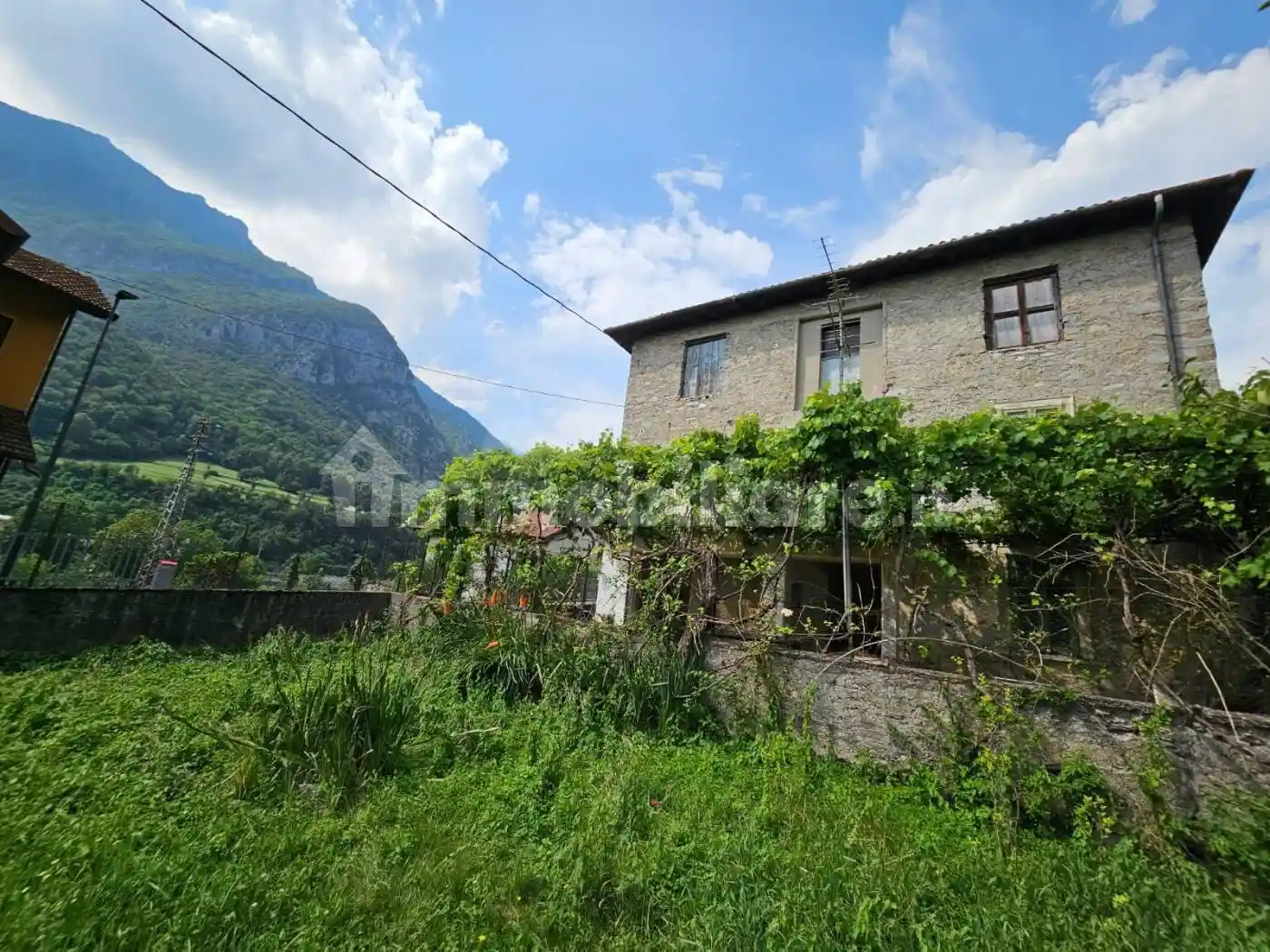 Terratetto unifamiliare 283 m², da ristrutturare, Villa d'Ogna - foto 2