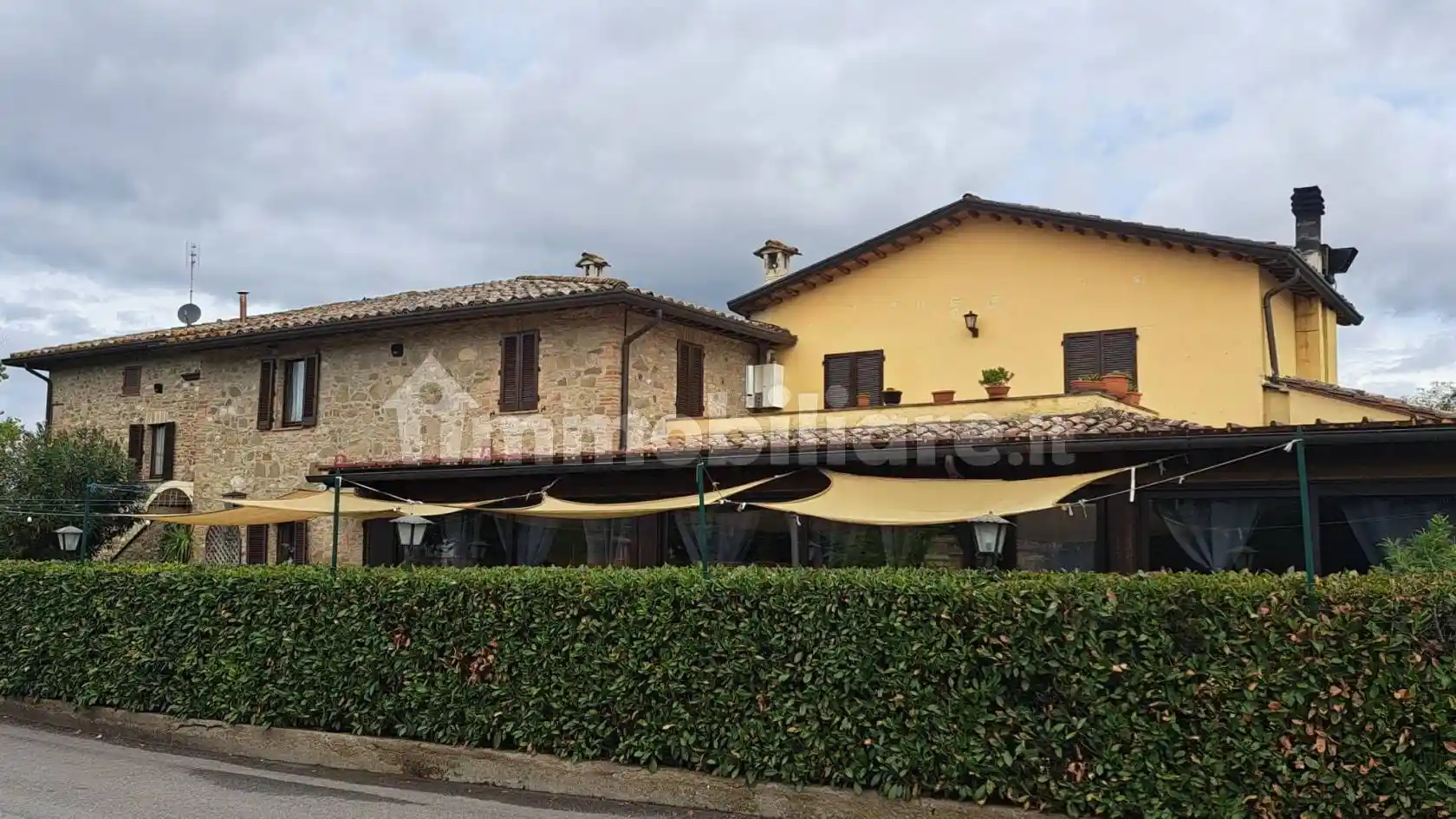 Rustico - Casale in vendita a Perugia