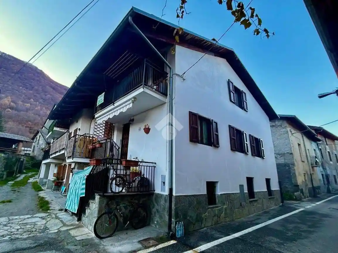 Casa indipendente in vendita a Vaie