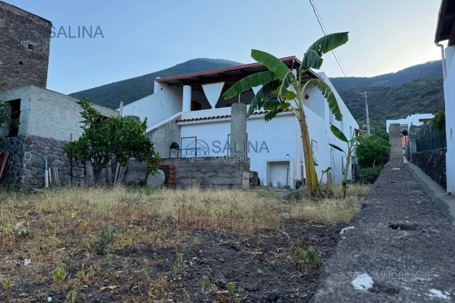 Villa in vendita a Santa Marina Salina