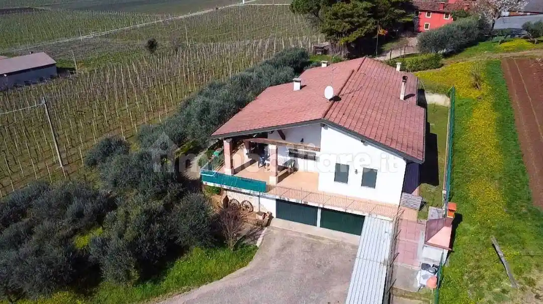 Villa in vendita a Montebello Vicentino