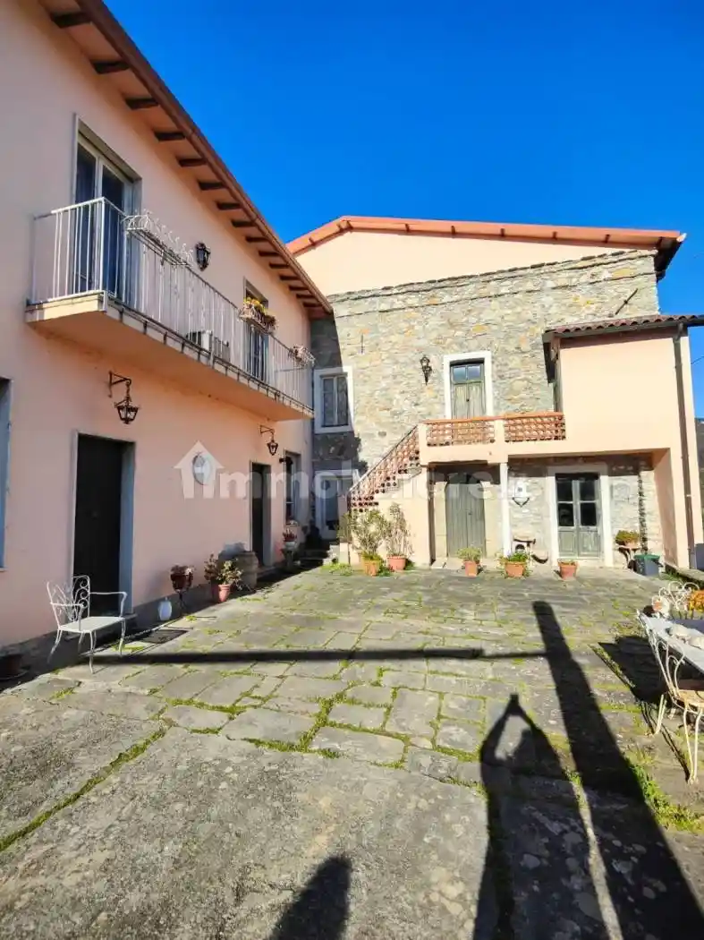 Villa in vendita a Licciana Nardi