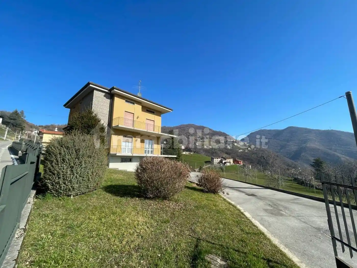 Villa in vendita a Alzano Lombardo