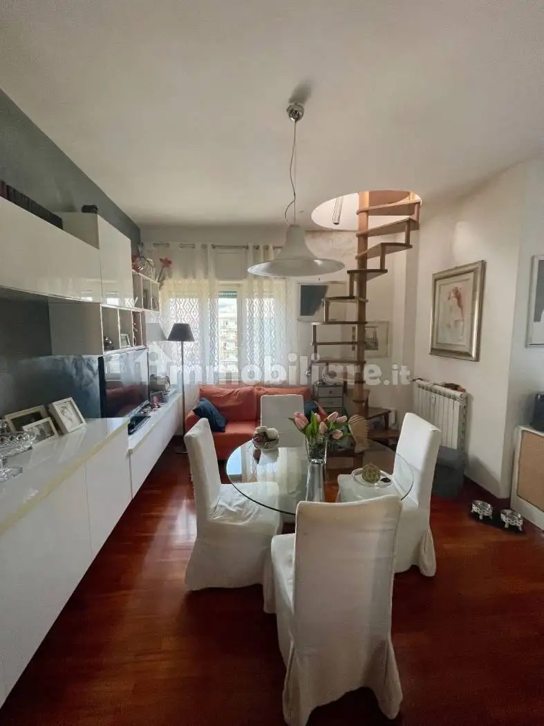 Appartamento in vendita a Napoli