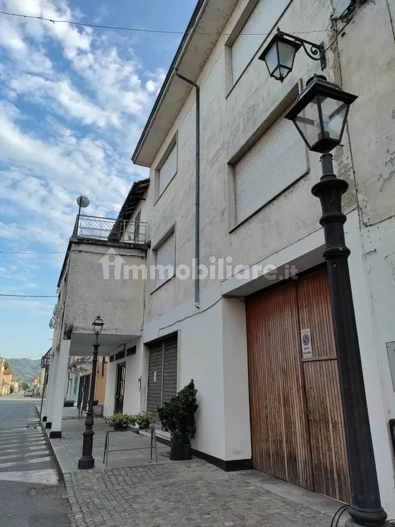 Casa indipendente in vendita a Palazzolo Vercellese