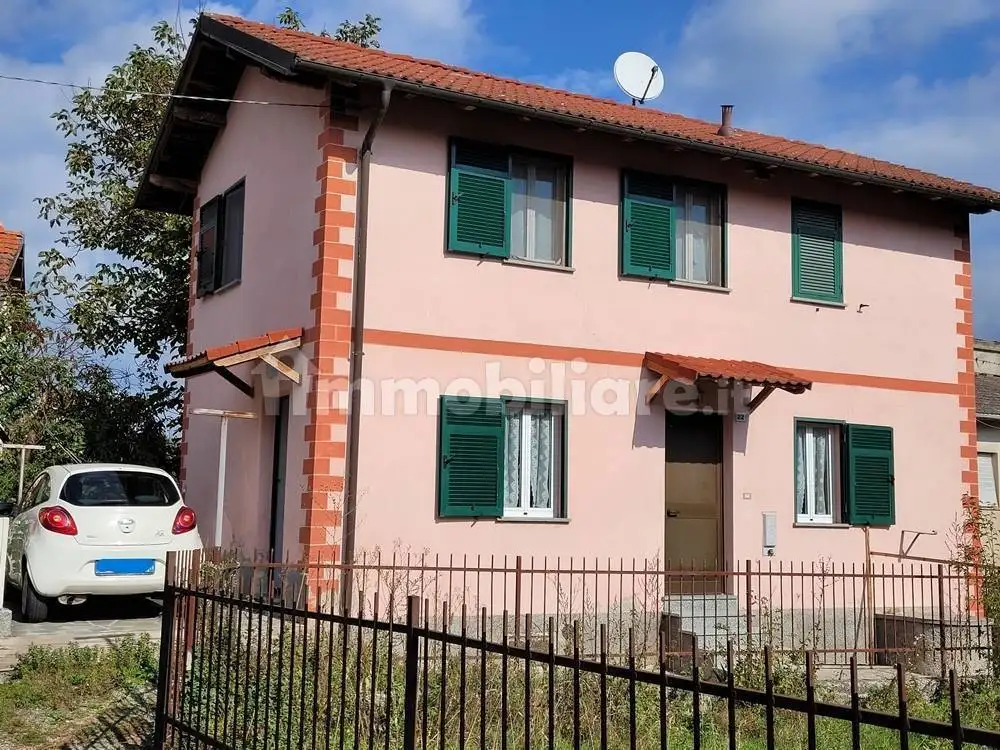 Casa indipendente in vendita a Mioglia